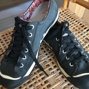 KEEN Coronado Black Canvas Sneaker Lace Up Sz9